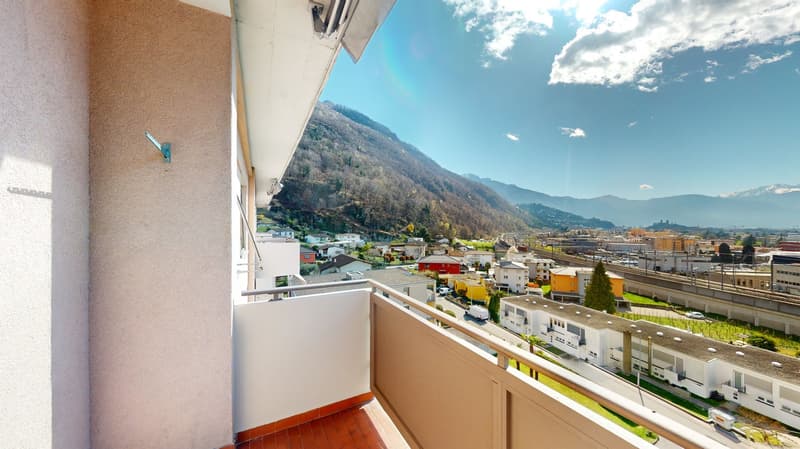 Ultimo piano con vista aperta in zona tranquilla e soleggiata (7)