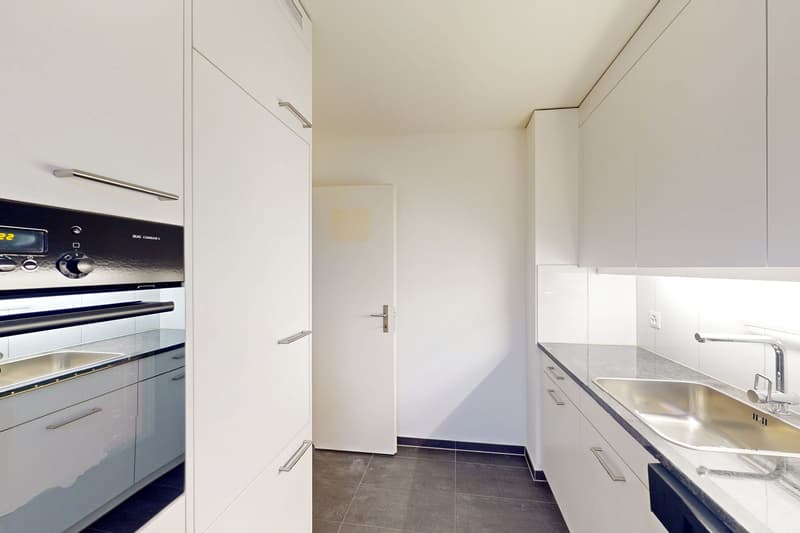 Sonnige Wohnung an ruhiger Lage (7)
