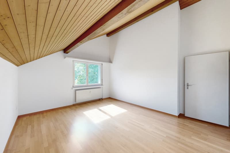 Lichtdurchflutete Dachwohnung mit zwei Terrassen! - Befristet bis 30.06.2027! (3)
