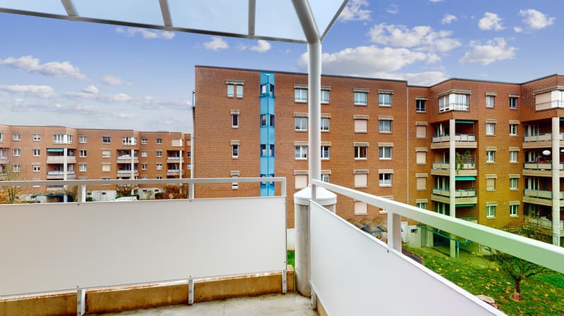 Entrare e sentirsi a casa con arredamento di alta qualità e ottima posizione! (8)