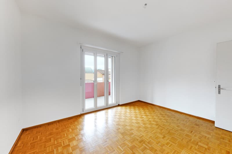 Elegant, bright and renovated with castle view (4)