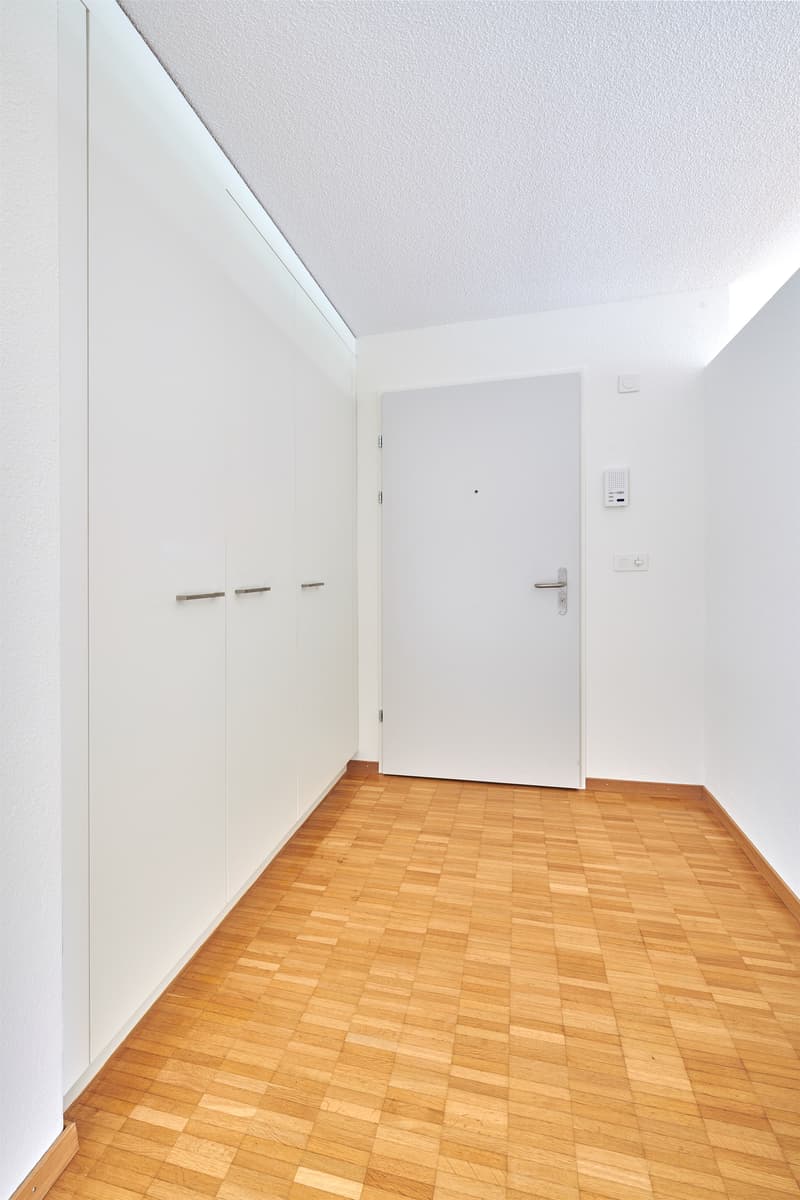 Beautiful residential area with a view of the green (7)