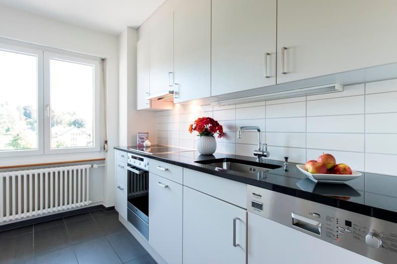 Helle Stadtwohnung an zentraler Lage - Mieten ohne Kaution! (2)