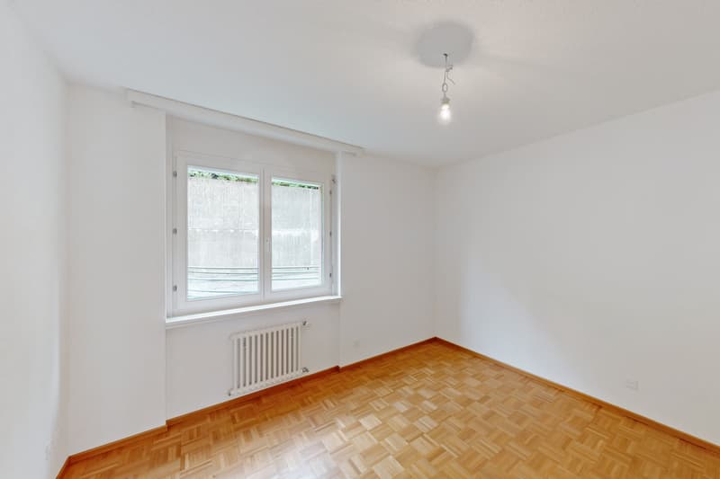 Spacious rooms, double services and possibility to install your own washing machine (5)