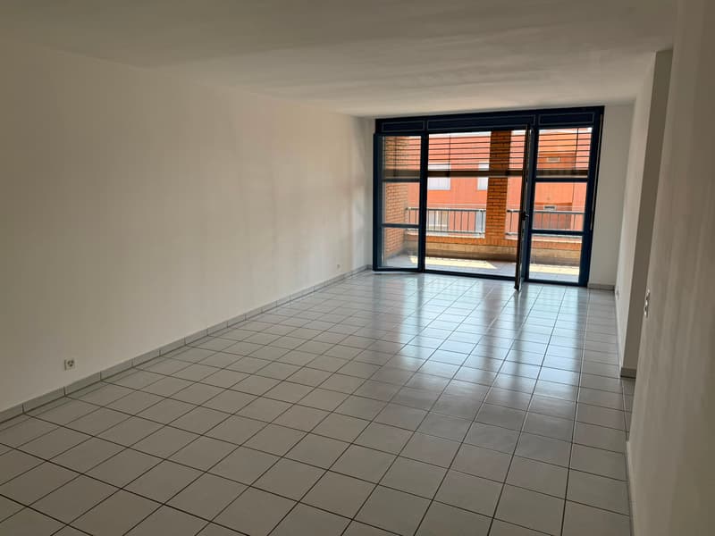 Brightness and practicality in the heart of Viganello (2)