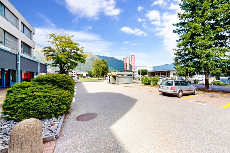 127 m² di spazio pronto alluso Magazzino in affitto a Quartino (1)