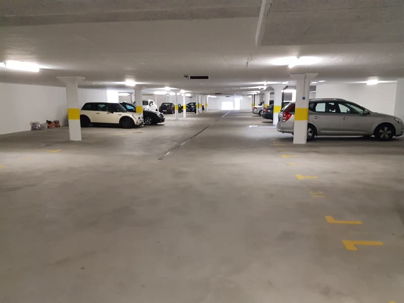 Einstellplatz zu vermieten (2)