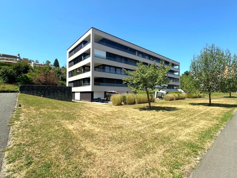 La tua nuova oasi di benessere con vista sul lago! (1)