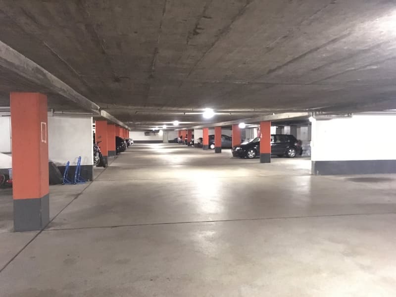 Einstellplatz in Tiefgarage (2)