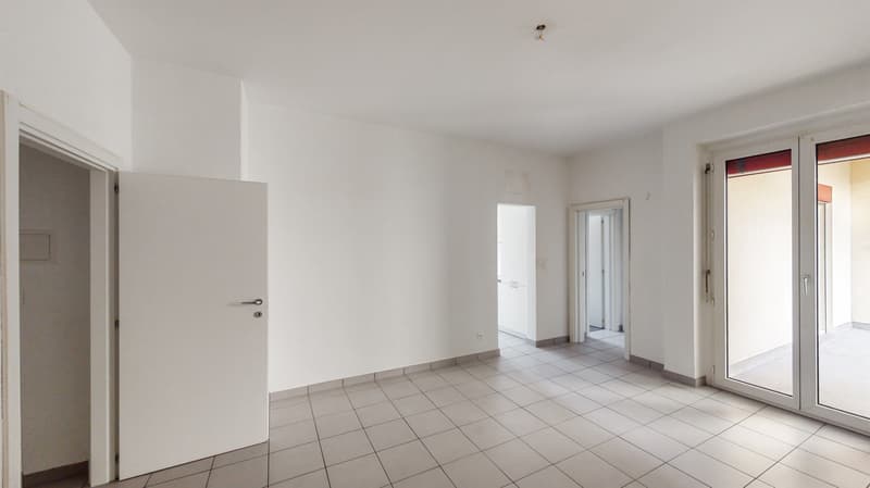 Helles Apartment in strategischer Lage in Molino Nuovo (2)