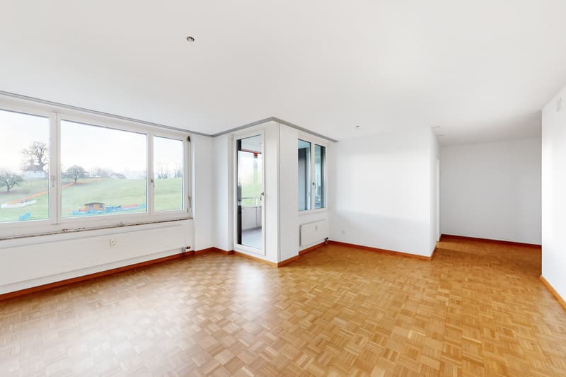 Bright apartment with great views of the green! (4)