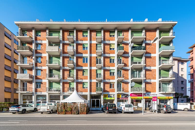 Camere singole in locazione allultimo piano posizione strategica (1)