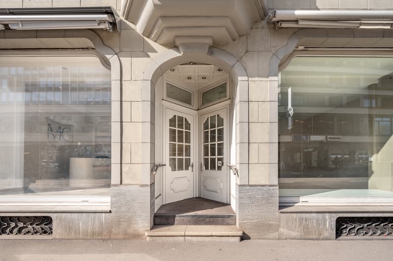 Surface commerciale dans un emplacement attractif (4)
