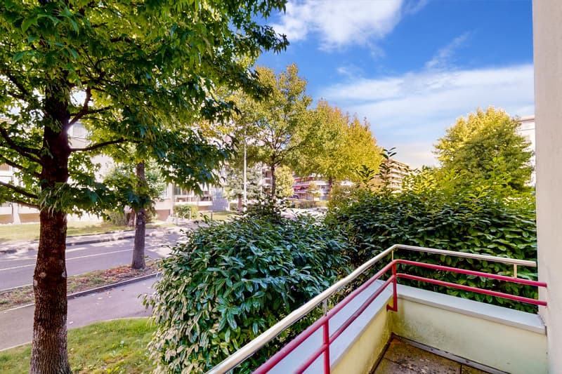 Three-room apartment on the ground floor (12)