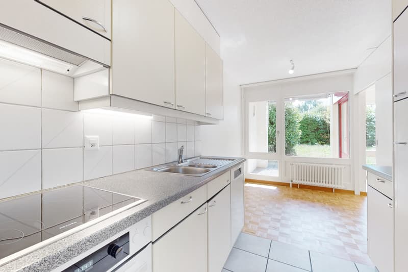 Three-room apartment on the ground floor (6)