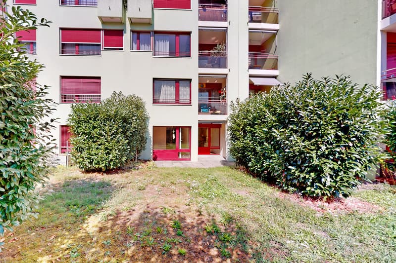 Three-room apartment on the ground floor (4)