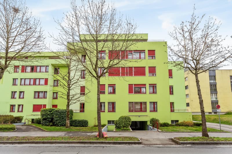 Three-room apartment on the ground floor (3)