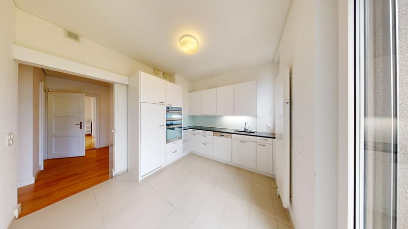Renovated old building apartment in the popular Enge quarter! (5)