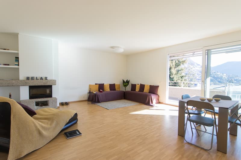 Elegance and panorama: breathtaking lake view, just two steps from the center (2)