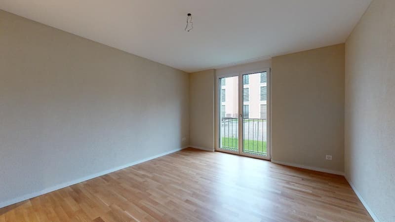 Ground floor apartment, ideal for singles. (6)