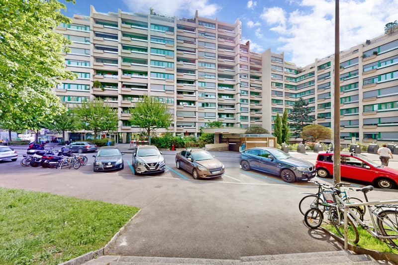 Rue de Lyon 59 proche Cornavin, Bus et Tram - Garage/box 2 mois gratuits (1)