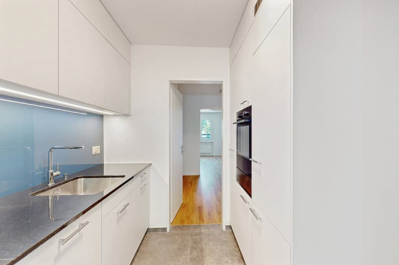 Helle, grosszügige Wohnung mit Gartensitzplatz (5)