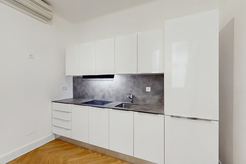 Ufficio di charme appena rinnovato al Palazzo Gargantini (6)