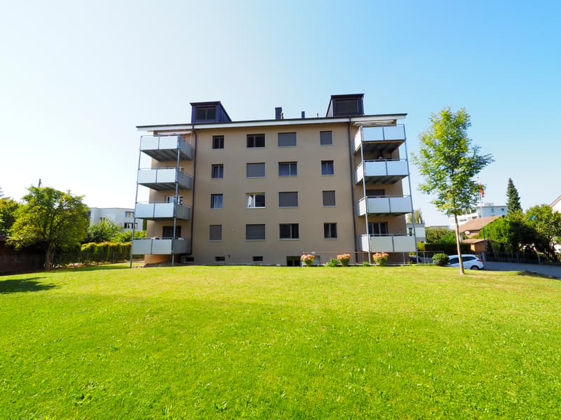 Stilvolle Dachwohnung mit Charme an zentraler Lage sucht Nachmieter! (1)