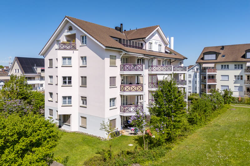 Grosszügige Dachwohnung - Erstvermietung nach Sanierung (1)
