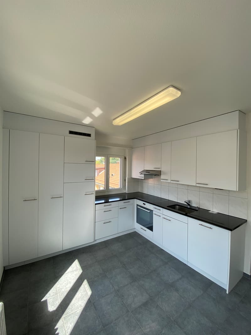Helle 5.5 Zimmerwohnung in gepflegter Liegenschaft (2)