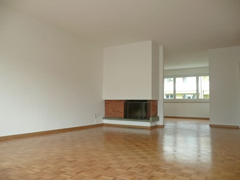 Helle und sonnige Wohnung an begrünter Lage (2)
