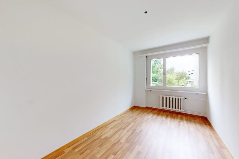 Grosszügige 4 Zimmer-Wohnung an ruhiger aber seenaher Lage (4)