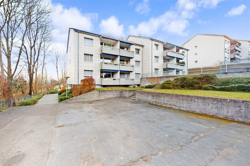 Grosszügige 4 Zimmer-Wohnung an ruhiger aber seenaher Lage (1)