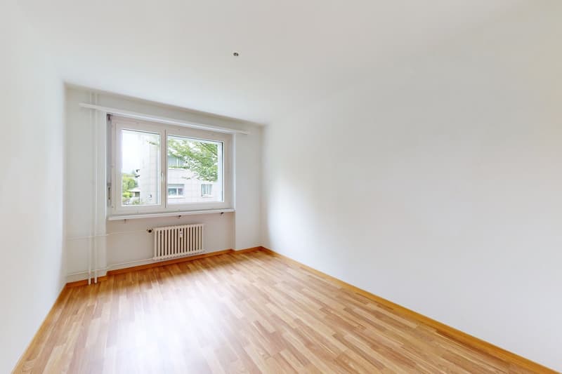 Grosszügige 4 Zimmer-Wohnung an ruhiger aber seenaher Lage (5)