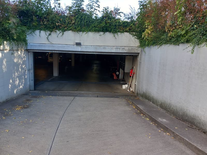 Diverse Parkplätze zu vermieten (1)