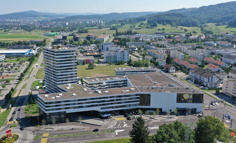 Moderne und zentral gelegene Verkaufsfläche in Spreitenbach (1)