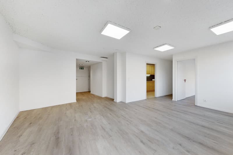 Bureaux fonctionnels et lumineux à proximité immédiate de la gare (7)