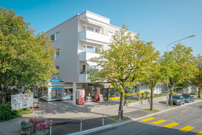 Zentrale Gewerbefläche in Rümlang zu vermieten (1)