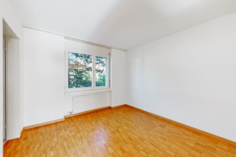 Grosszügige Wohnung mit Balkon (5)
