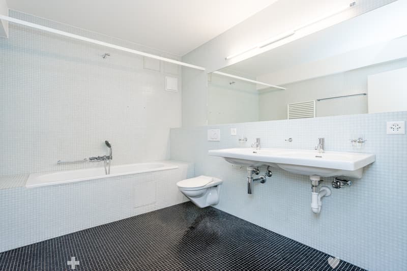 Erleben Sie 142m2 modernstes Wohnparadies im Herzen von Biel! (7)