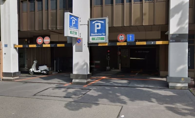 Ihr Auto an zentraler Lage am Stauffachertor in Zürich (1)