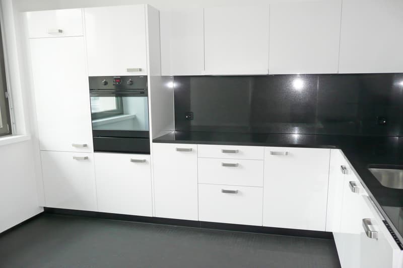 Tolle Wohnung an äusserst zentraler Lage mit guter Verbindung! (6)