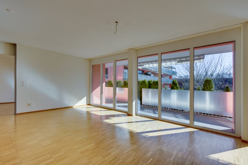 Moderne Wohlfühloase im Untergeschoss mit Sitzplatz (1)