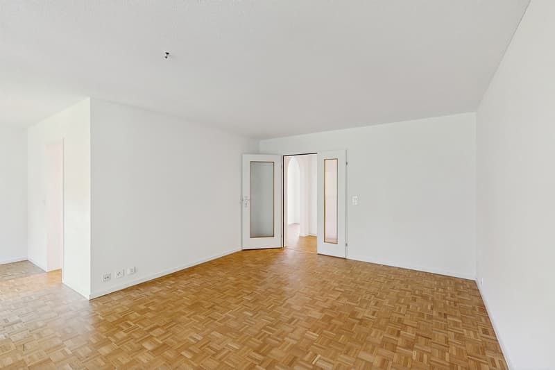 Modern wohnen in Schwerzenbach frisch saniert & bestens angebunden! (3)