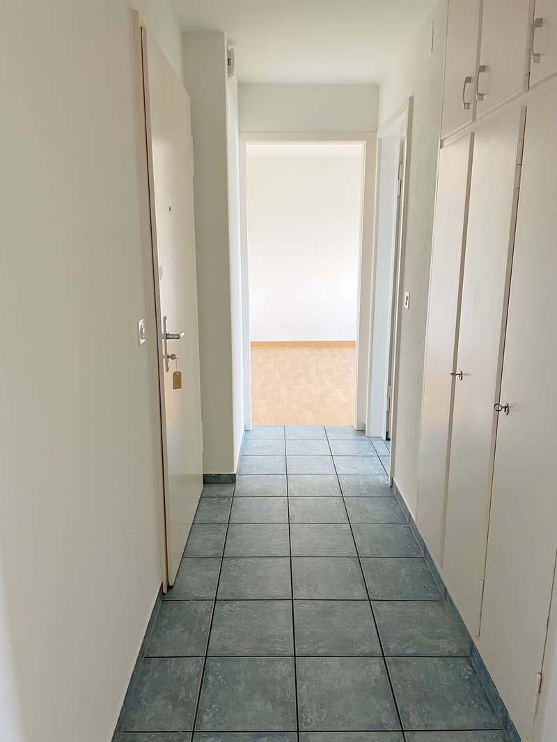 Helle 4-Zimmer-Wohnung mit Balkon an zentraler Lage in Emmenbrücke (5)