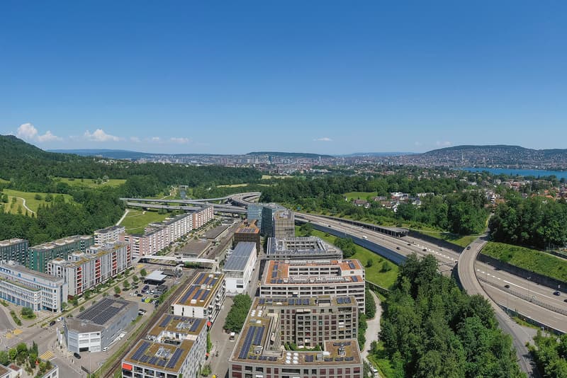 Grosszügiger Gewerberraum an attraktiver Lage im Quartier Greencity (1)