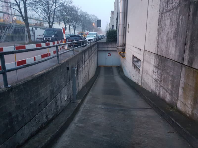 Einstellplatz in Wettingen zu vermieten (3)