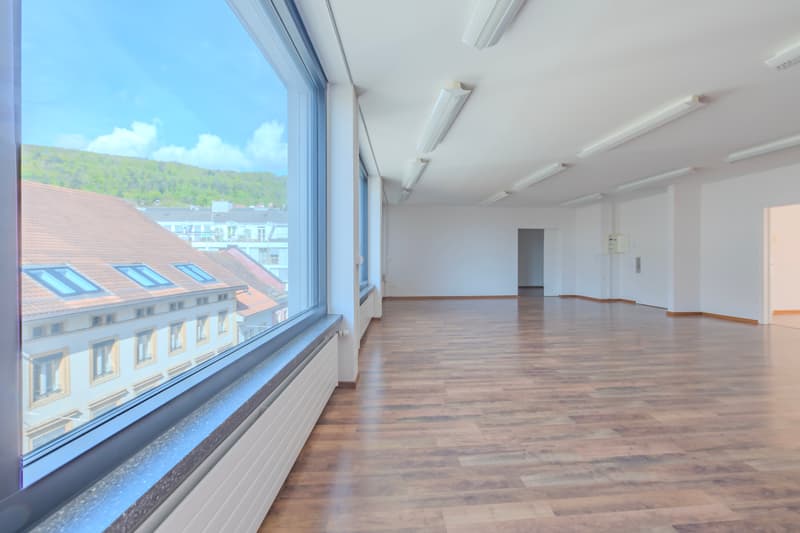 Moderne Büroräumlichkeiten im Herzen von Biel ab sofort verfügbar! (3)