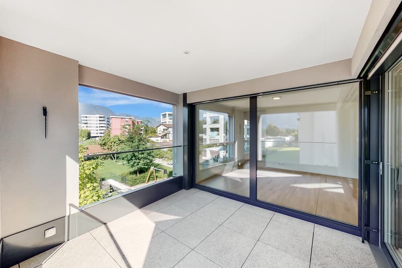 Residenza Laville: moderno, grandi vetrate e terrazzo coperto (5)