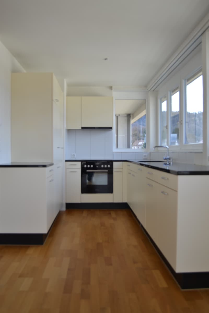 Moderne Wohnung an zentraler Lage in Wollishofen mit zwei Loggias (7)